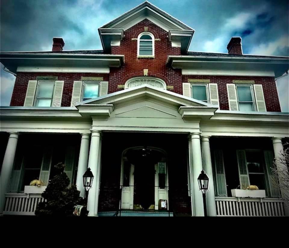 Historic 1912 Hoover House Bed And Breakfast Waynesboro Экстерьер фото